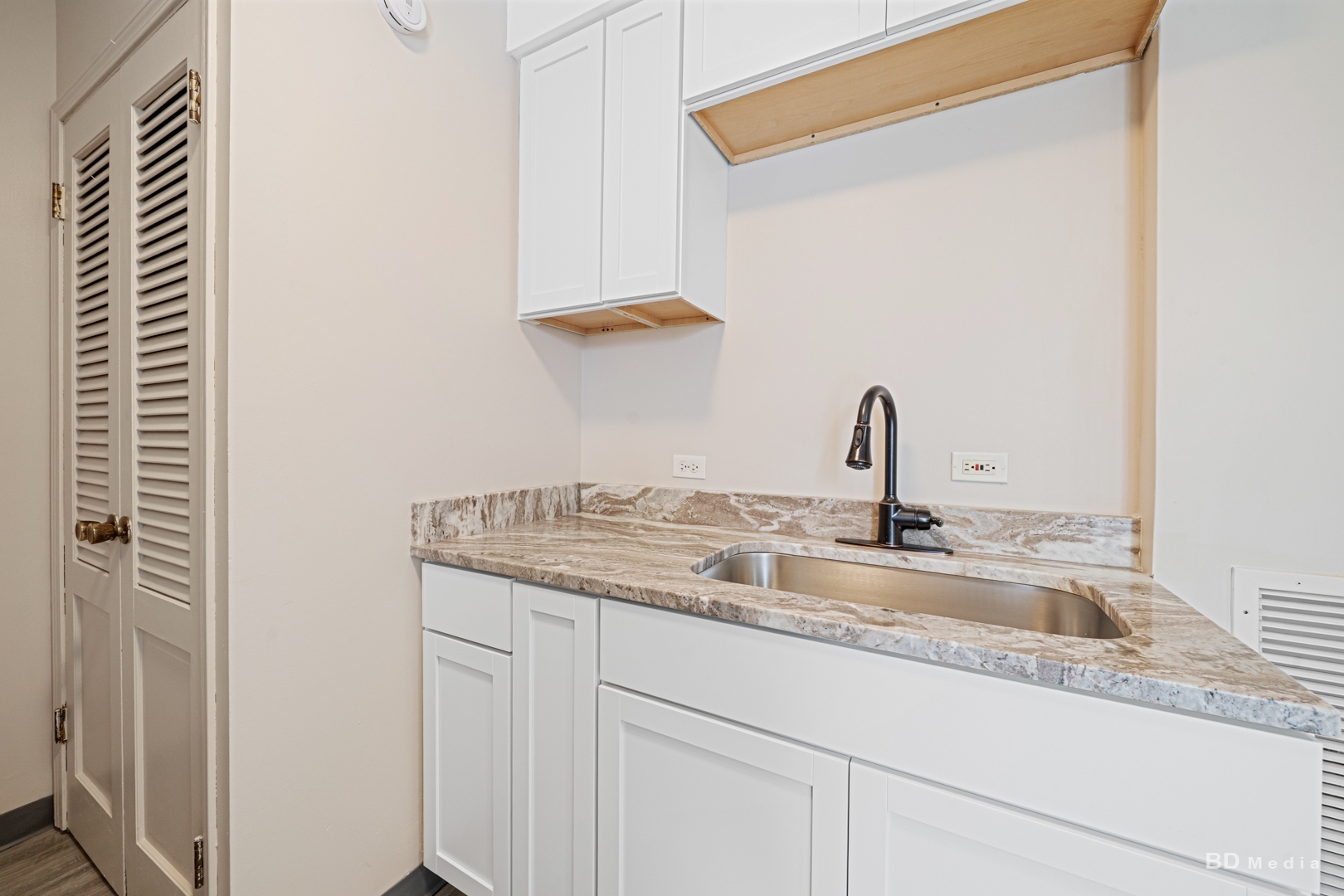 17555 Howe Avenue, Homewood, IL 60430