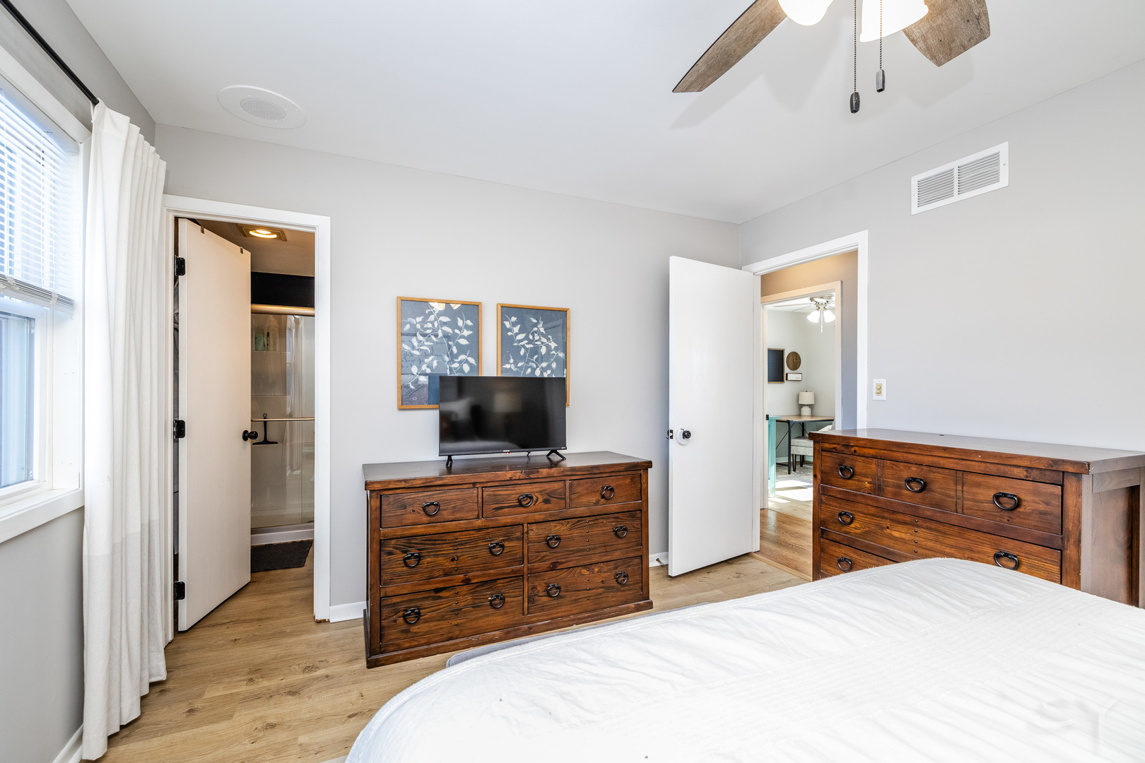 610 W WEGNER Road, McHenry, IL 60051