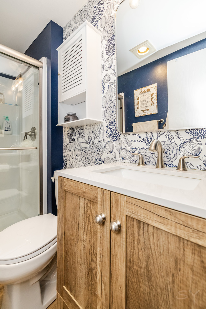 610 W WEGNER Road, McHenry, IL 60051