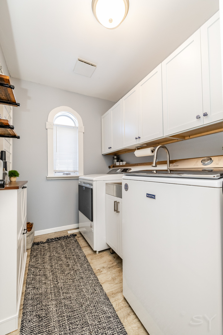 610 W WEGNER Road, McHenry, IL 60051