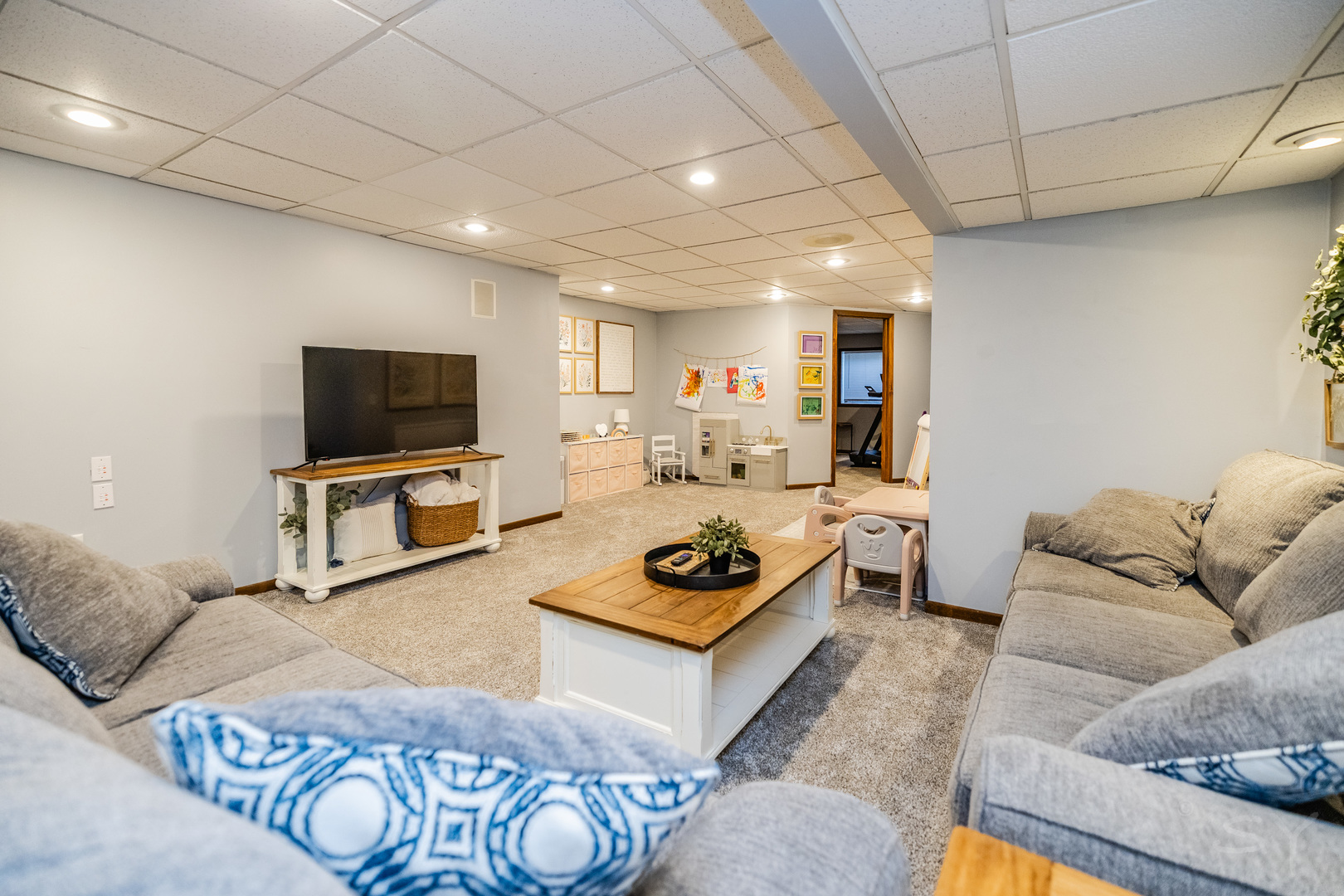 610 W WEGNER Road, McHenry, IL 60051