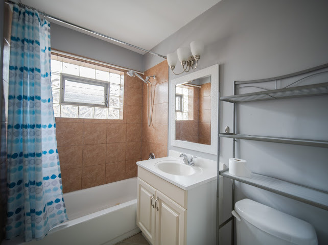 6450 S New England Avenue #3B, Chicago, IL 60638