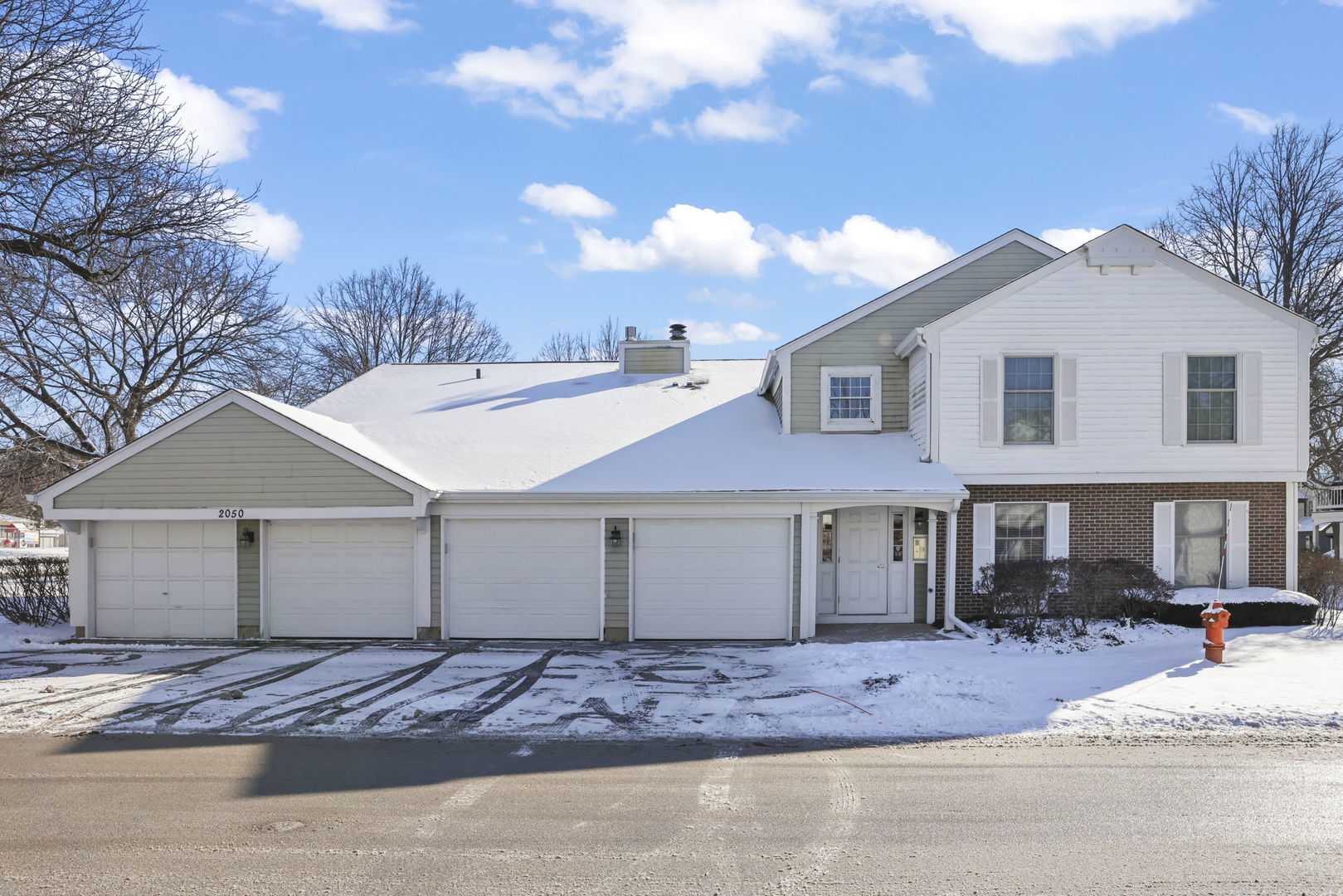 2050 Lancaster Circle #201D, Naperville, IL 60565