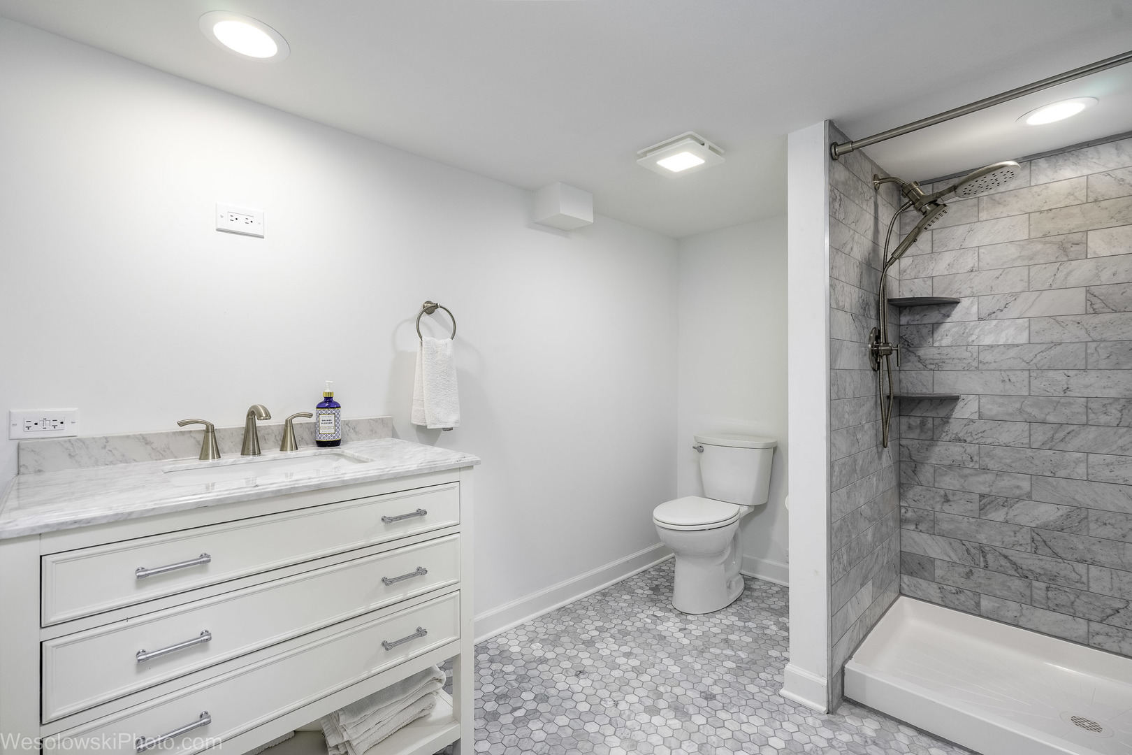 1830 S 11th Avenue, Maywood, IL 60153