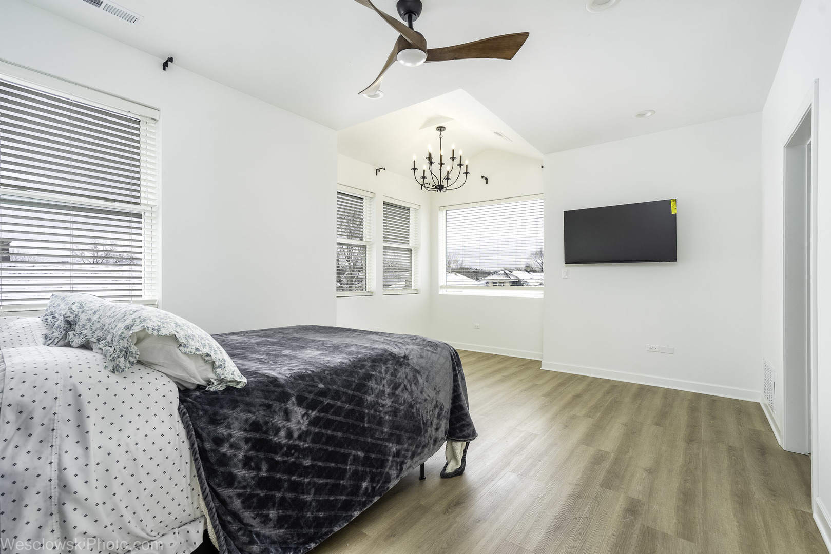 1830 S 11th Avenue, Maywood, IL 60153