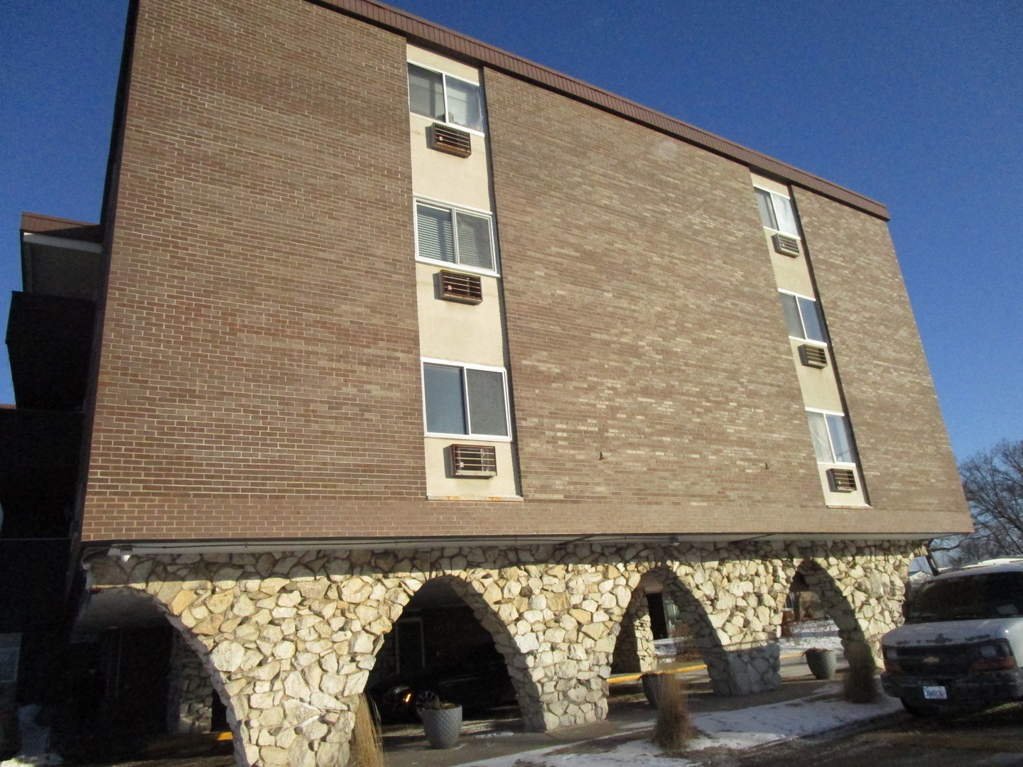 1301 S Finley Road #417, Lombard, IL 60148