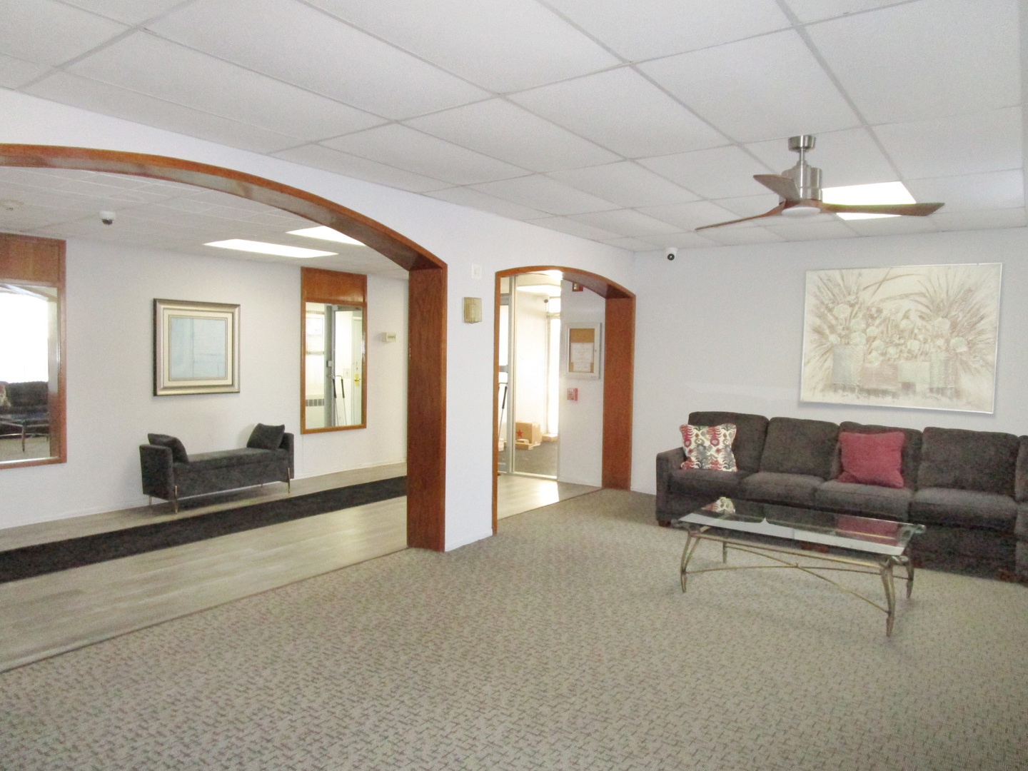 1301 S Finley Road #417, Lombard, IL 60148