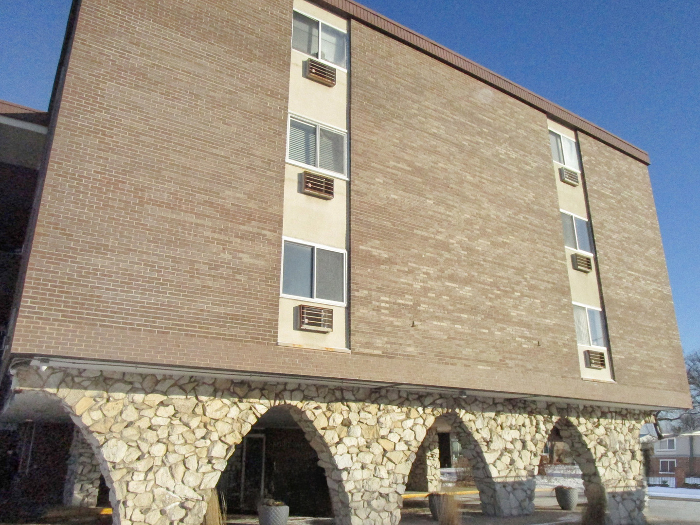 1301 S Finley Road #417, Lombard, IL 60148