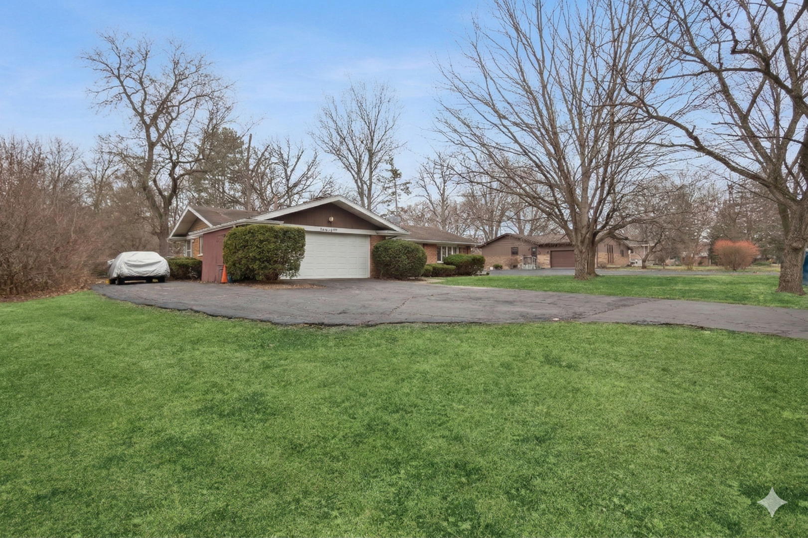 207 Town Acres Lane, Roselle, IL 60172