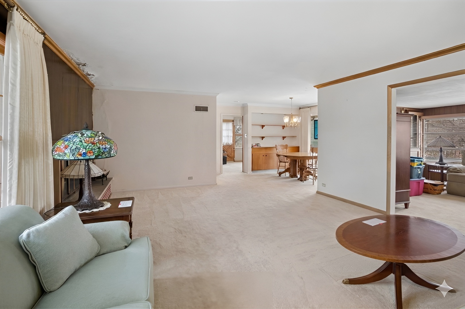 207 Town Acres Lane, Roselle, IL 60172