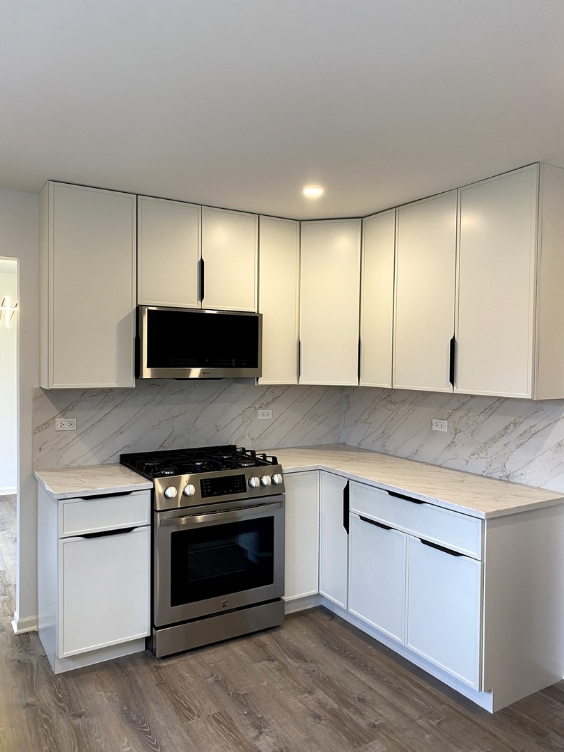 1346 Leverenz Road, Naperville, IL 60564