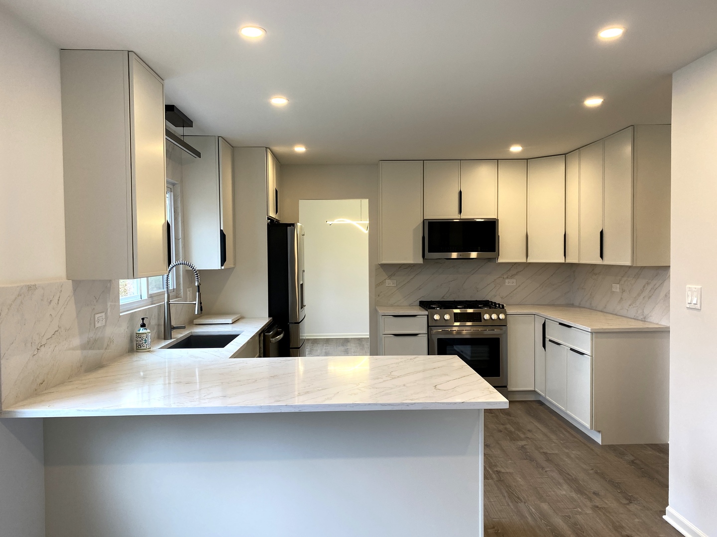 1346 Leverenz Road, Naperville, IL 60564