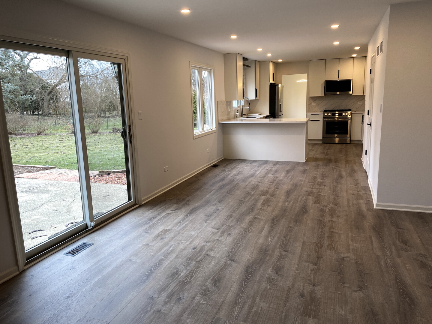 1346 Leverenz Road, Naperville, IL 60564