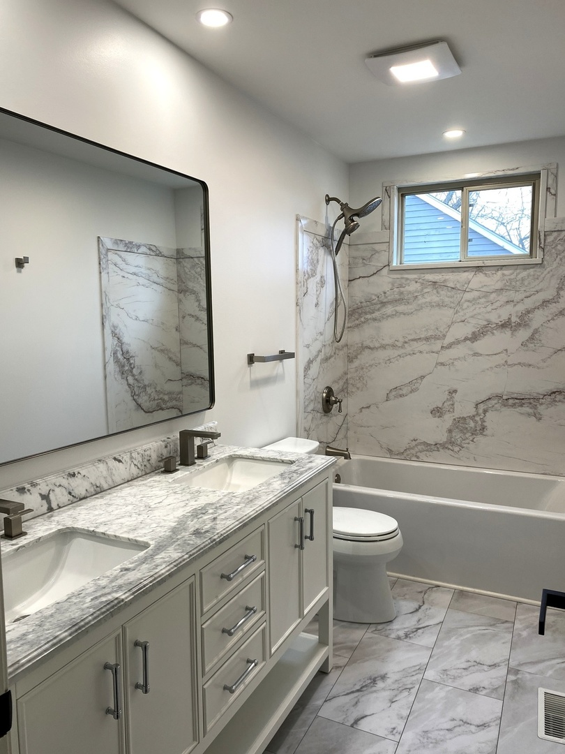 1346 Leverenz Road, Naperville, IL 60564