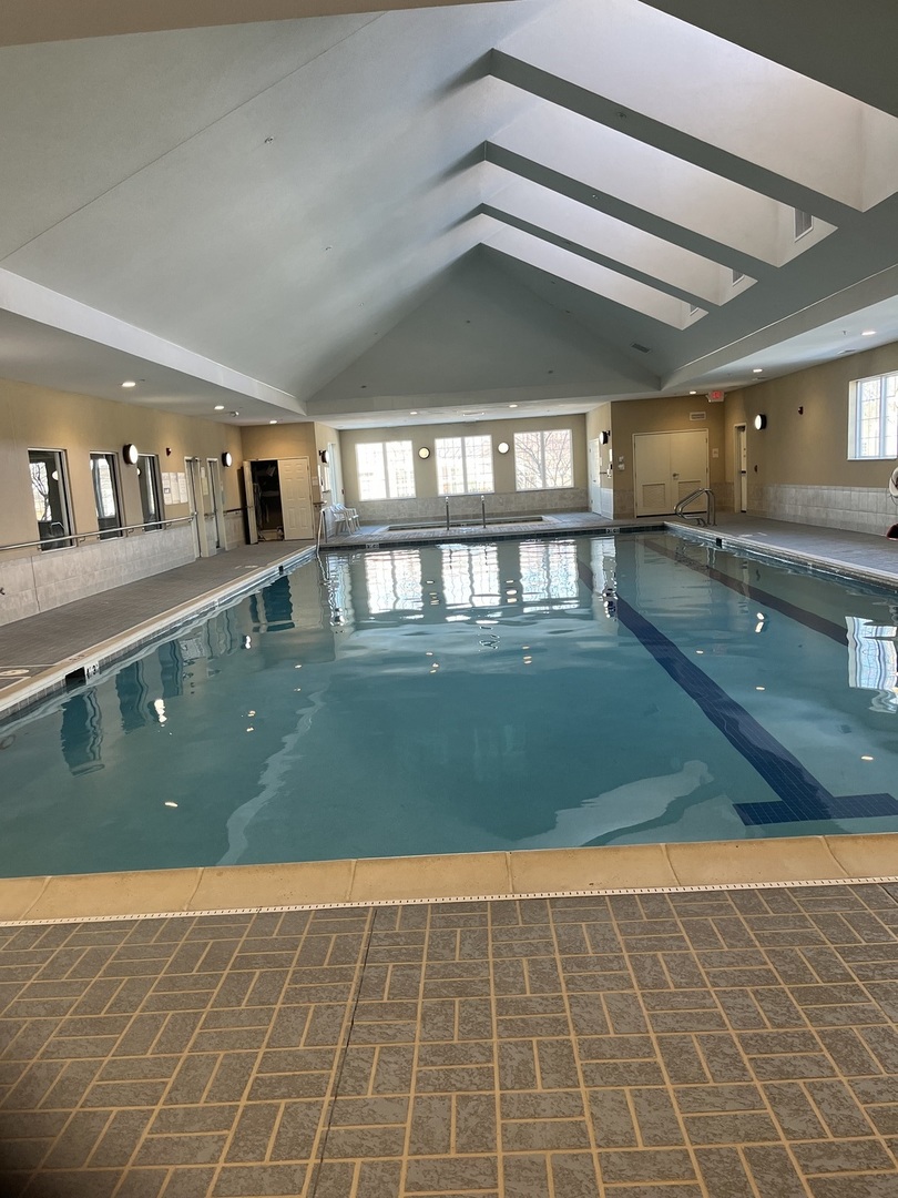 3975 Idlewild Lane #107, Naperville, IL 60564