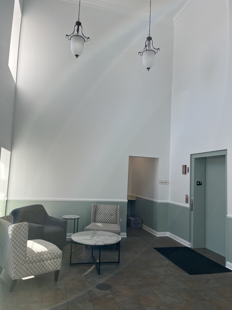 3975 Idlewild Lane #107, Naperville, IL 60564