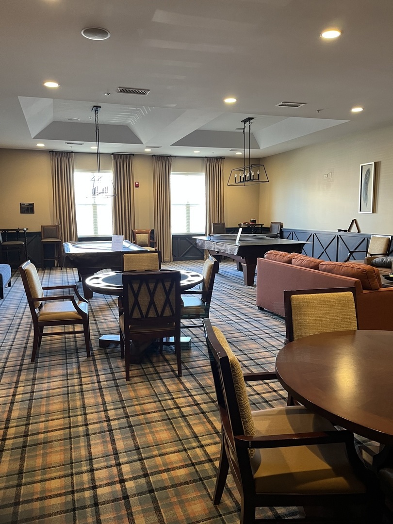 3975 Idlewild Lane #107, Naperville, IL 60564