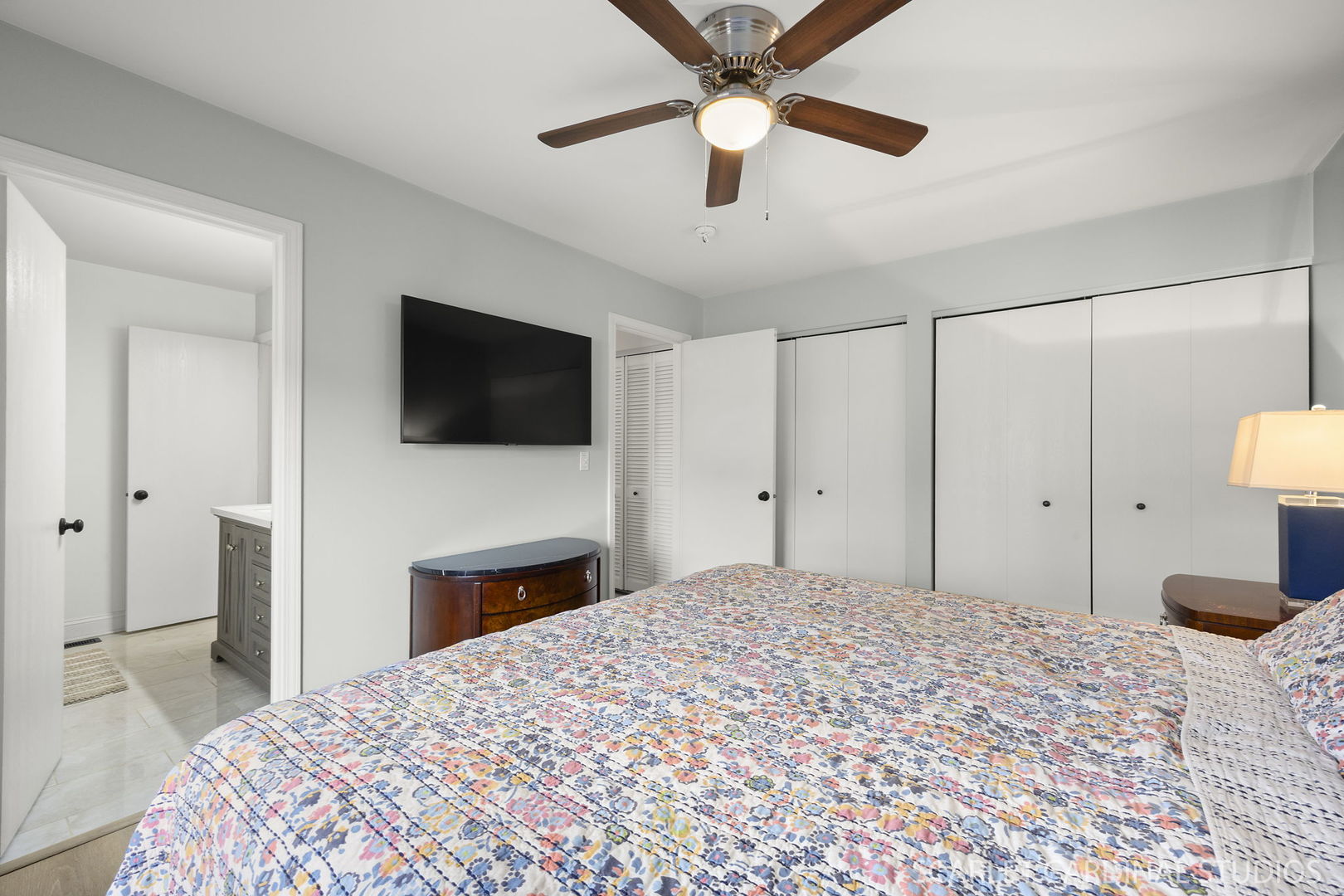 2828 Bluewater Circle, Naperville, IL 60564