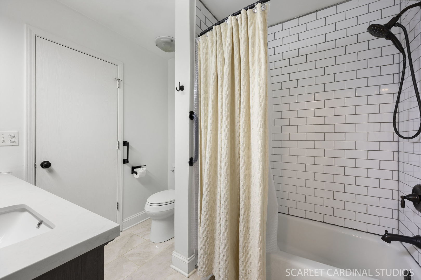 2828 Bluewater Circle, Naperville, IL 60564