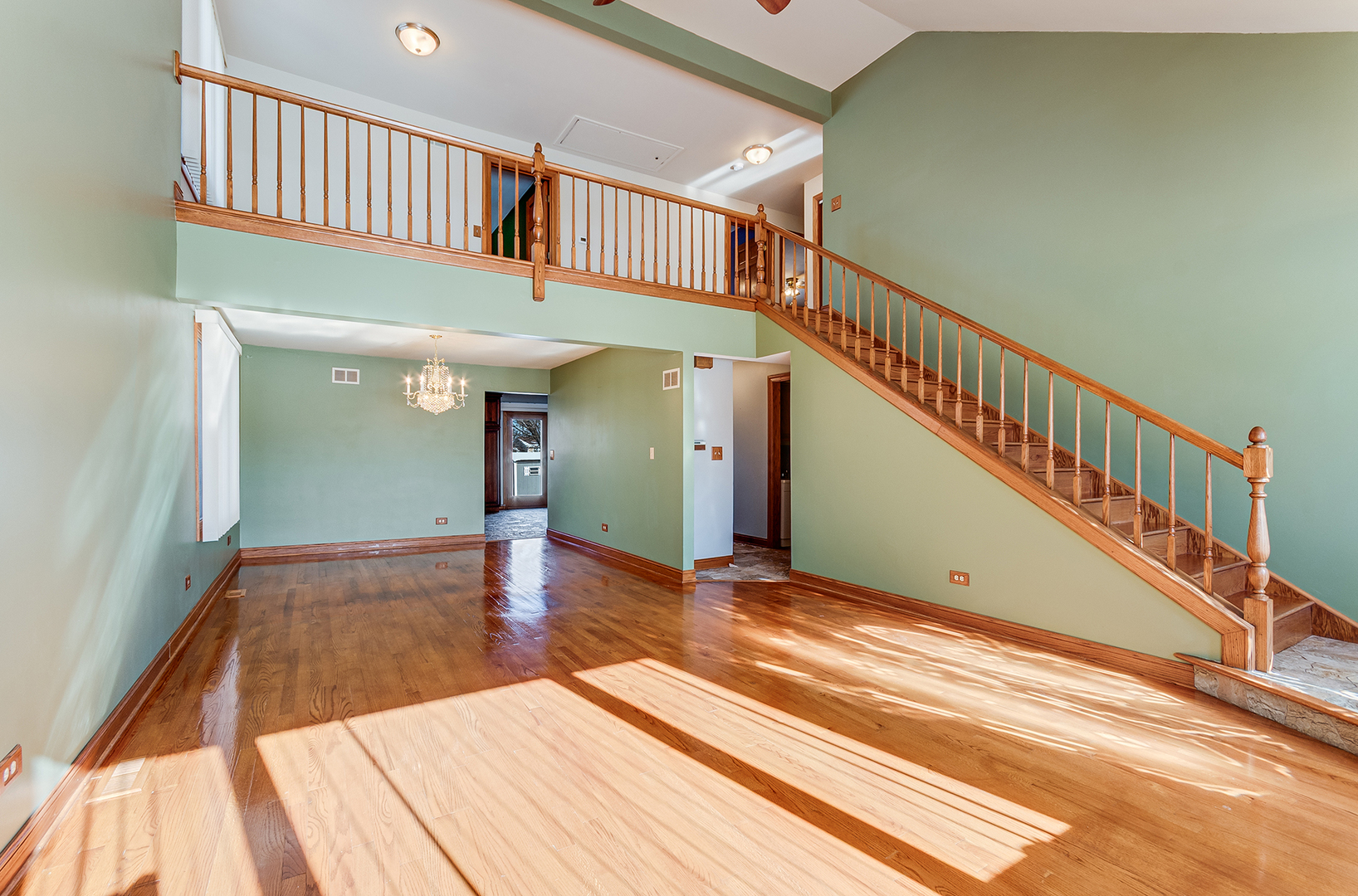 8732 W Surrey Park, Palos Hills, IL 60465