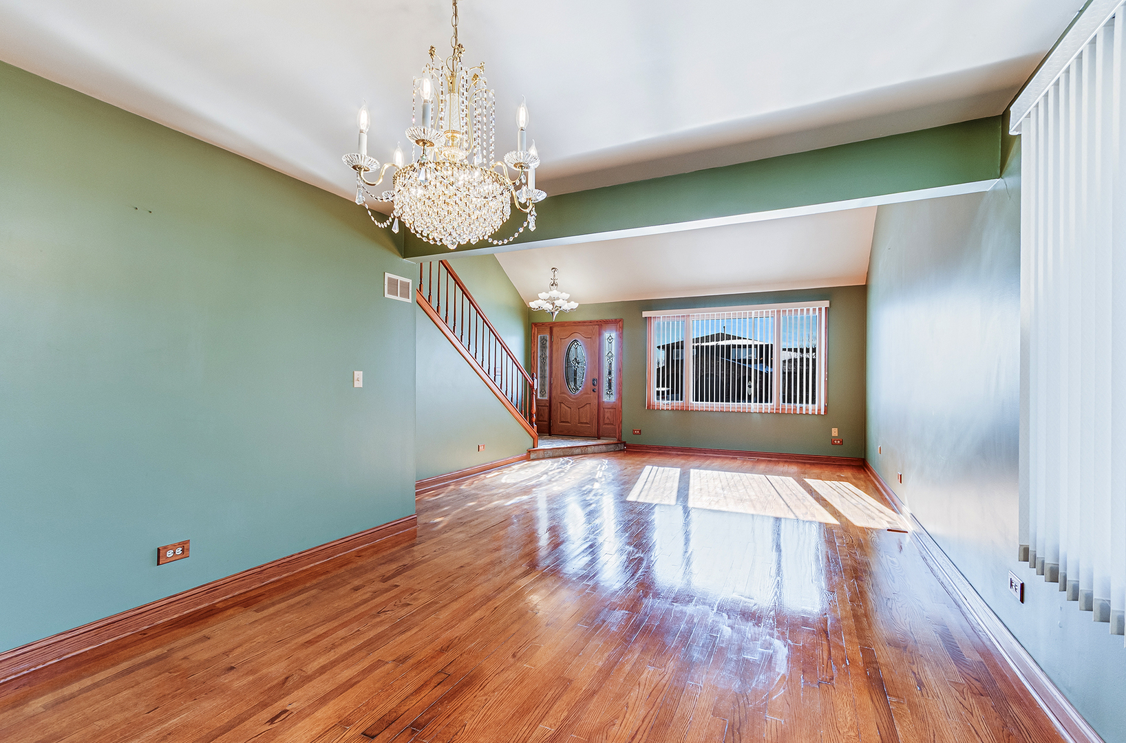 8732 W Surrey Park, Palos Hills, IL 60465