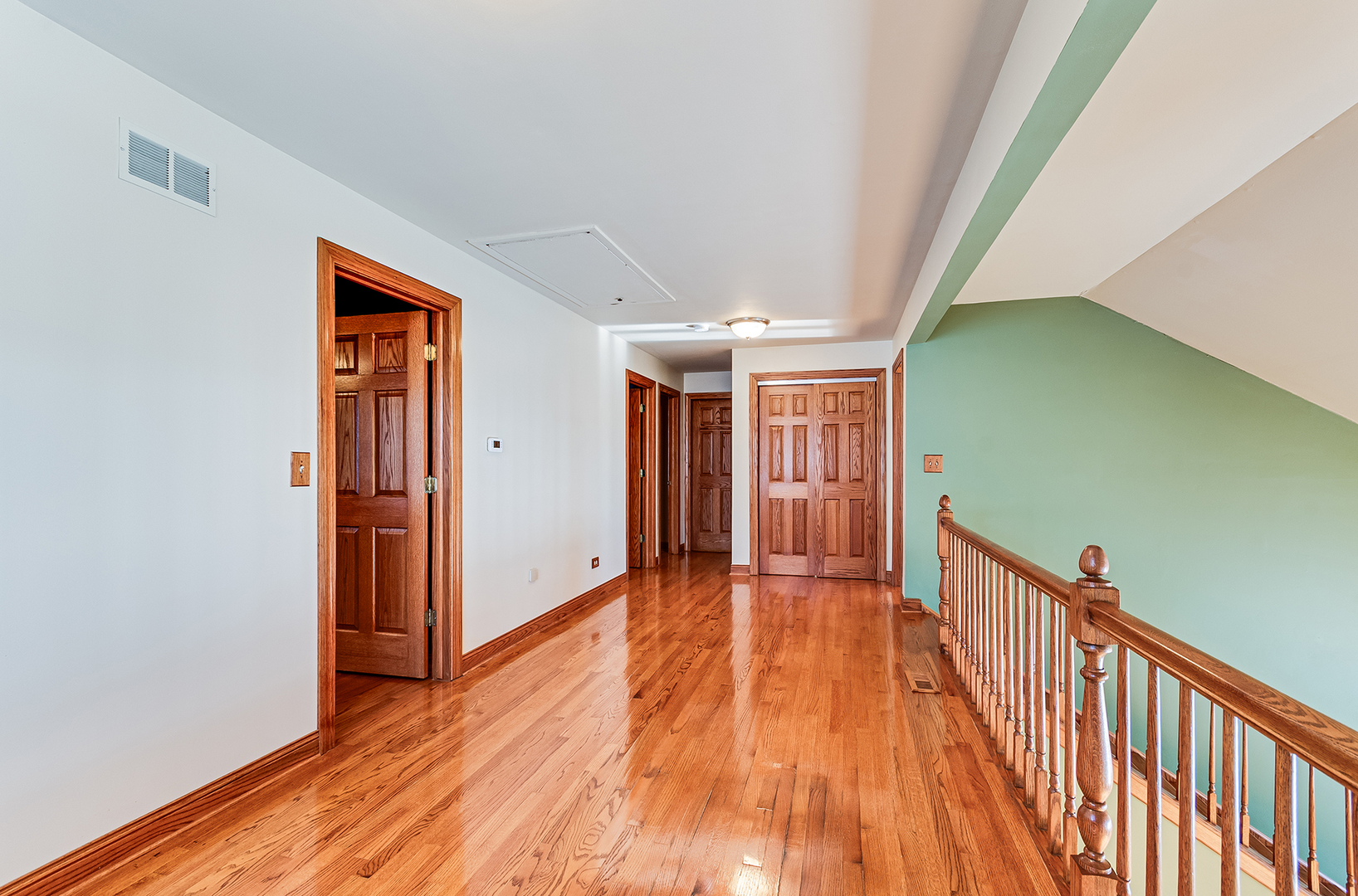 8732 W Surrey Park, Palos Hills, IL 60465