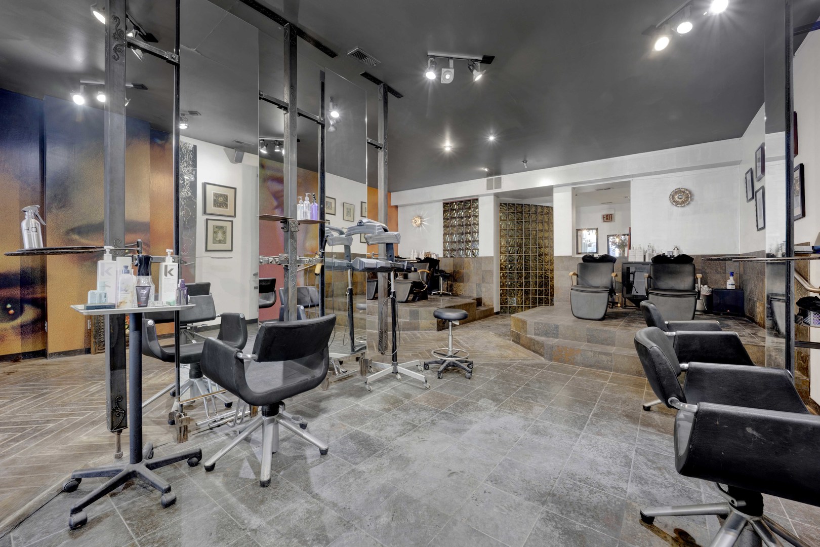 2119 N Damen Avenue, Chicago, IL 60647