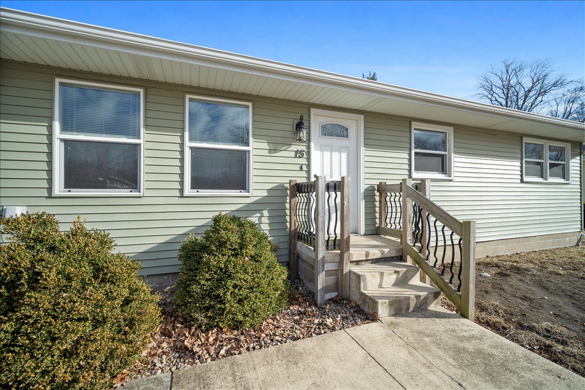15 Brookwood Drive, Normal, IL 61761