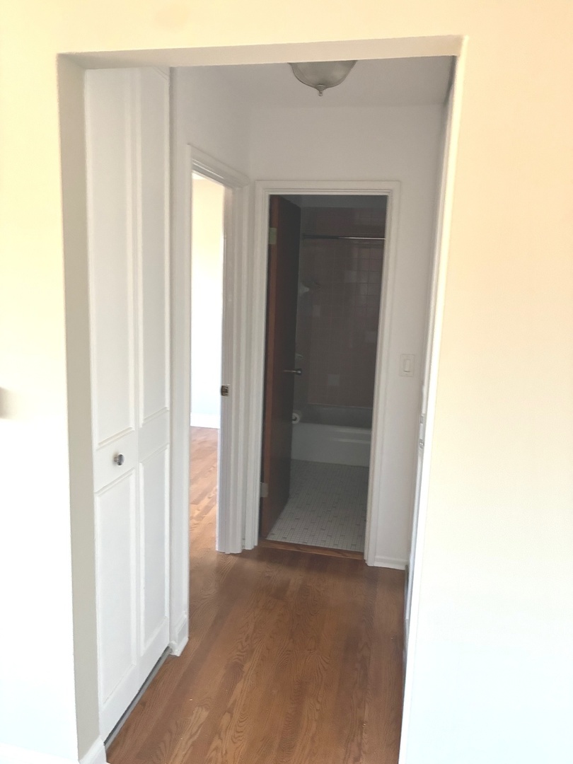 6300 W Irving Park Road #405, Chicago, IL 60634