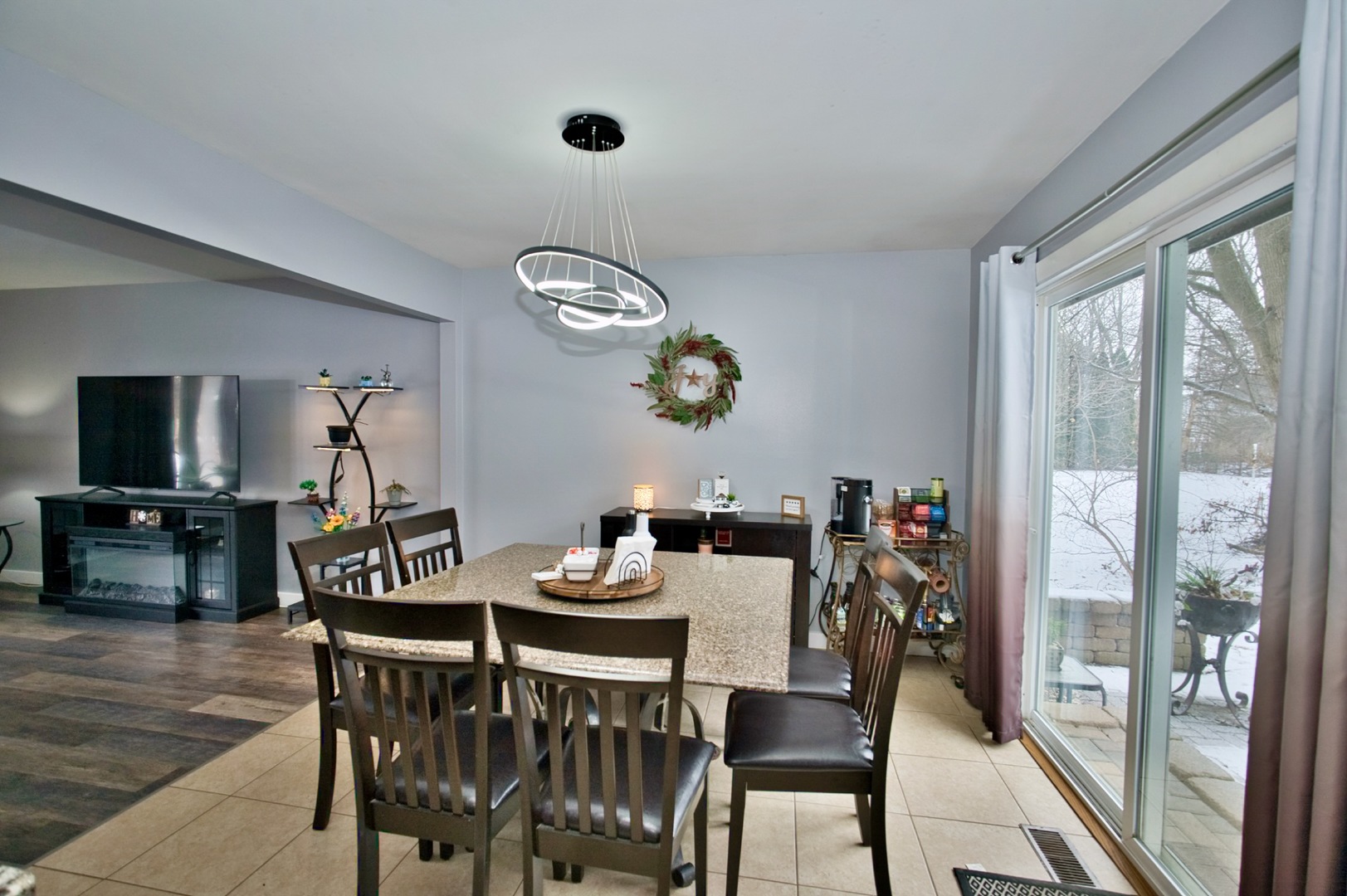 28W587 Leverenz Road, Naperville, IL 60564