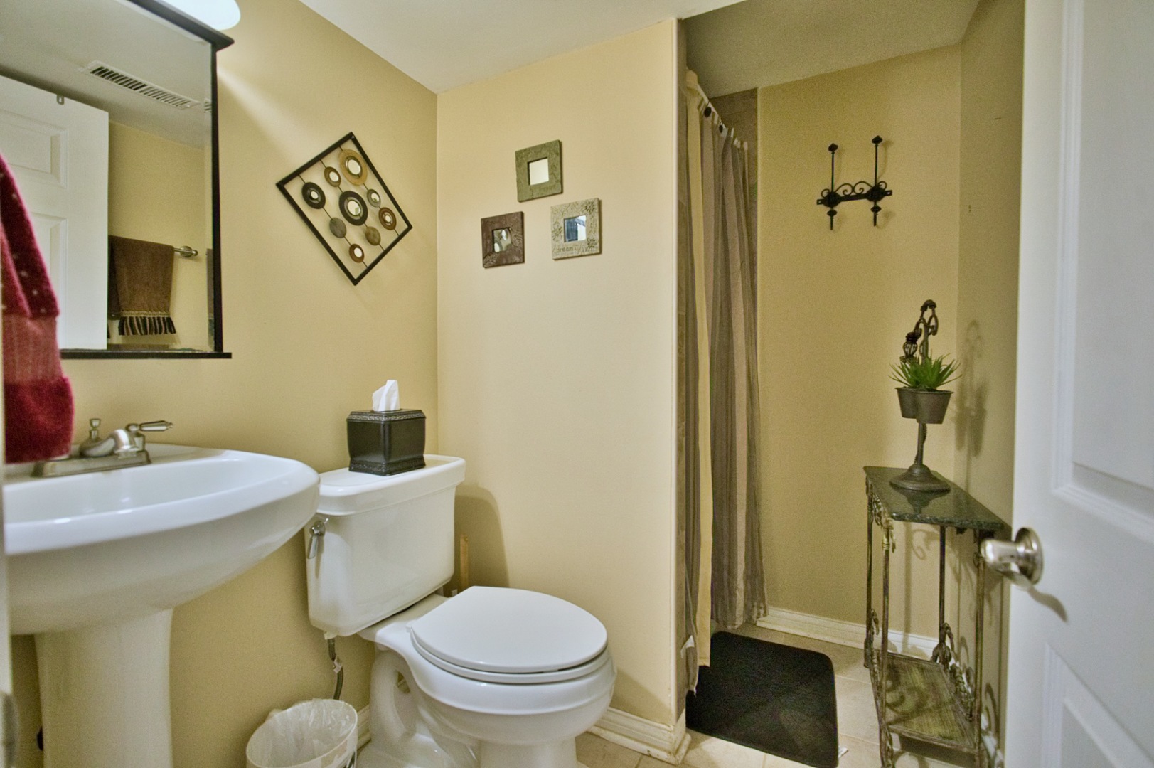 28W587 Leverenz Road, Naperville, IL 60564