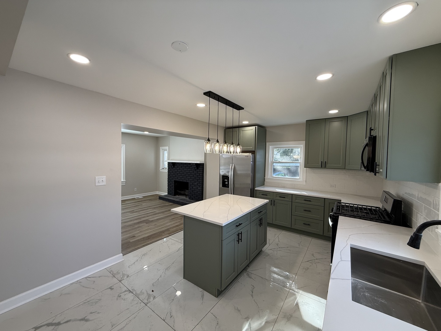 408 E End Avenue, Hillside, IL 60162