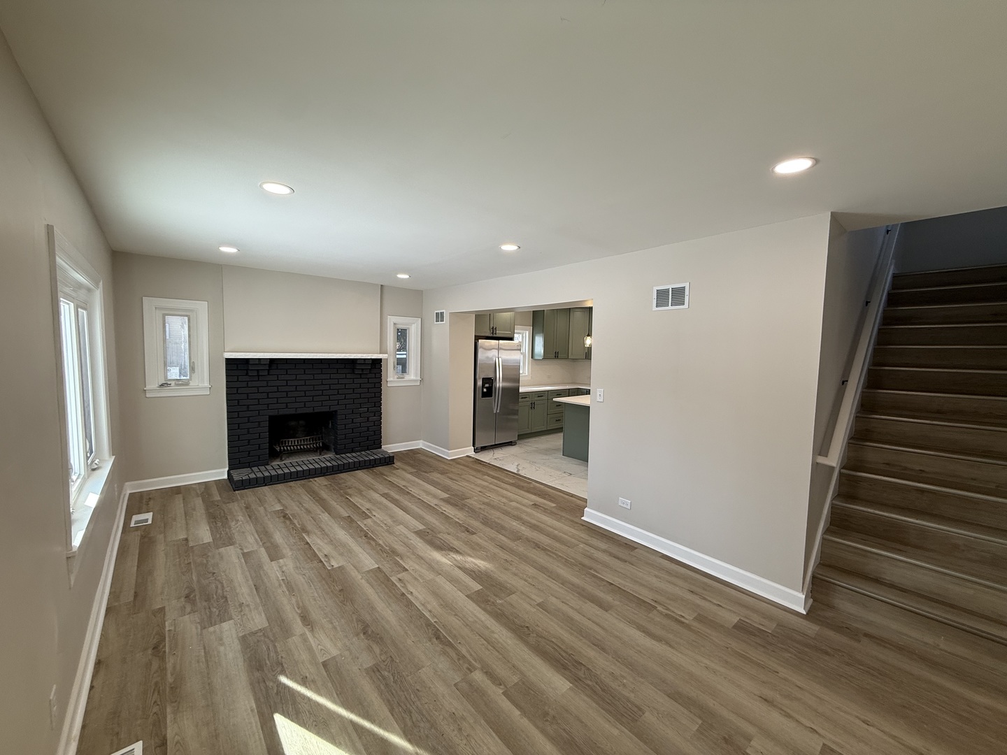 408 E End Avenue, Hillside, IL 60162