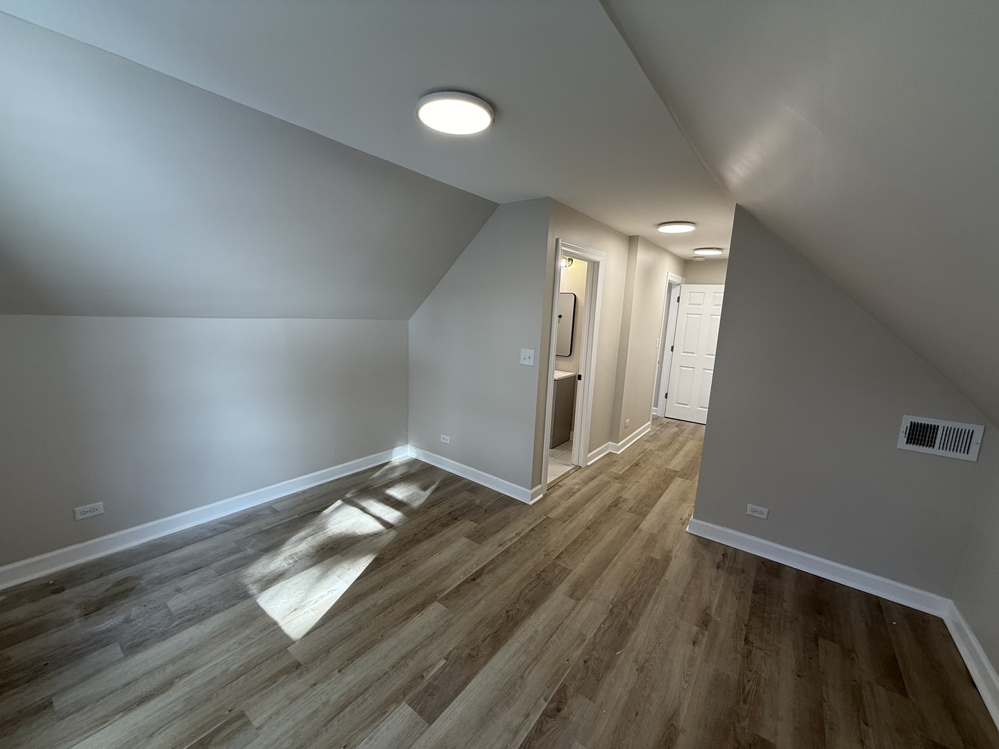 408 E End Avenue, Hillside, IL 60162