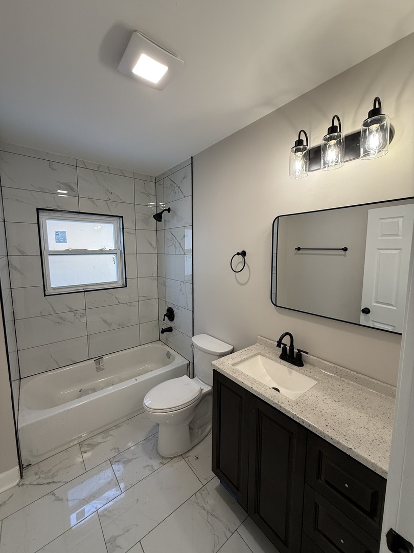 408 E End Avenue, Hillside, IL 60162