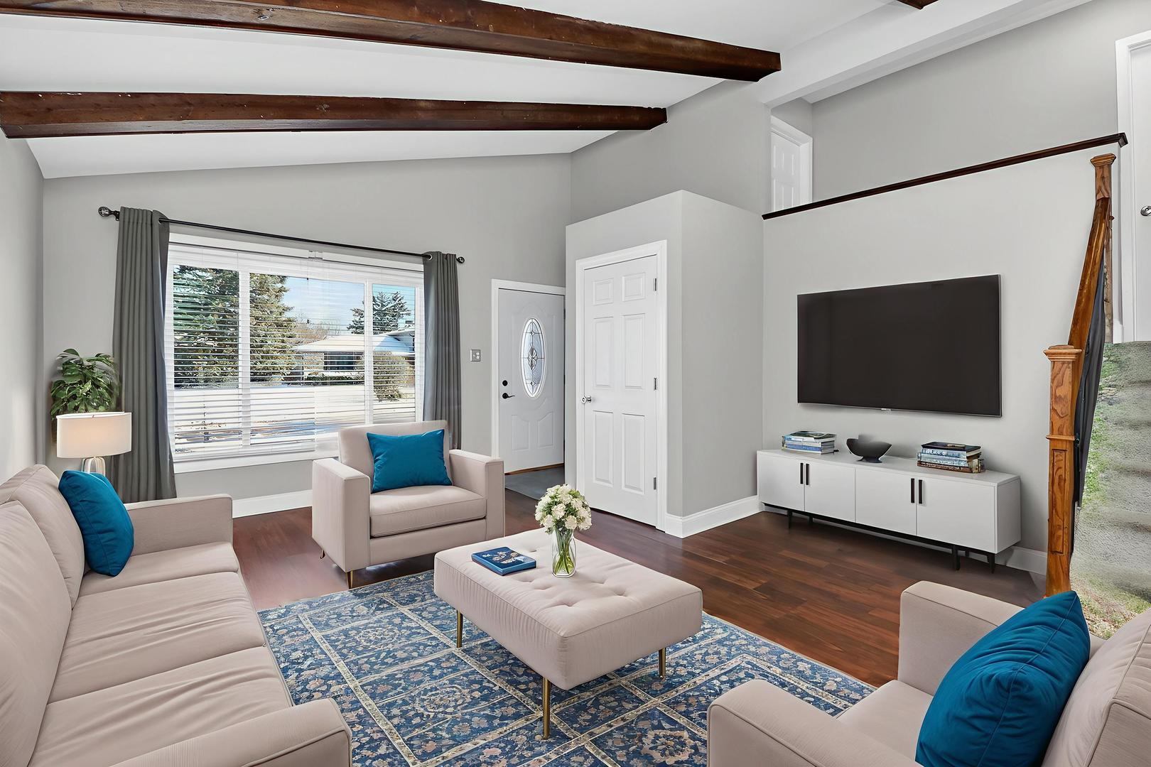 992 Navajo Street, Carol Stream, IL 60188