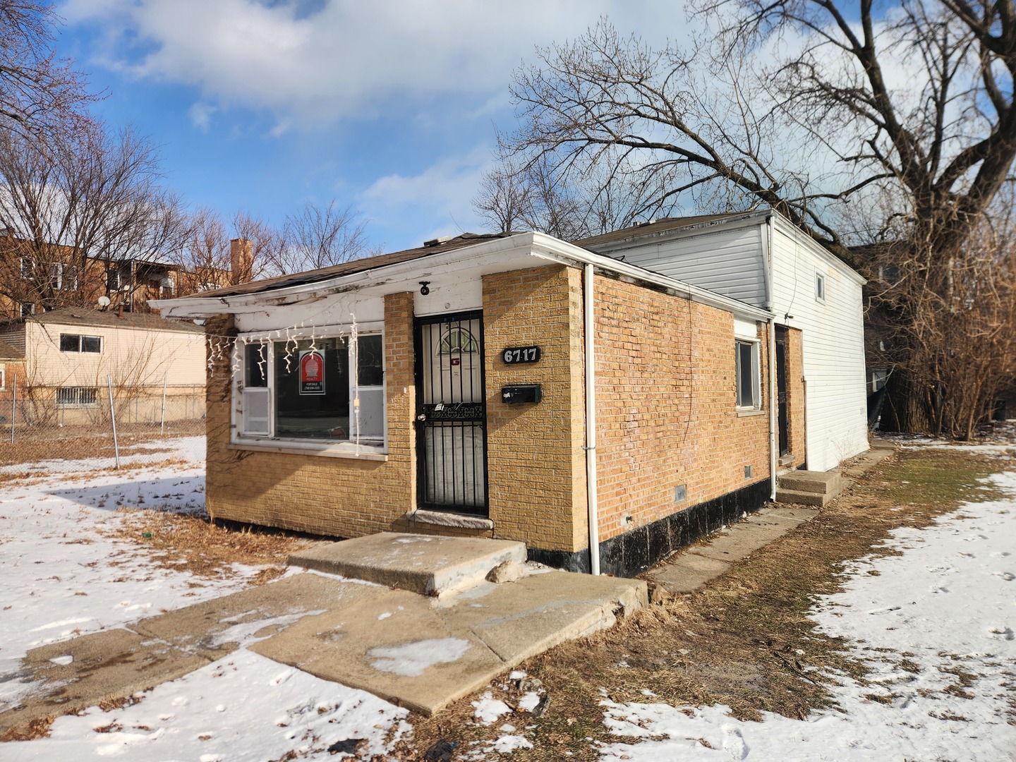 6717 S Rhodes Avenue, Chicago, IL 60637