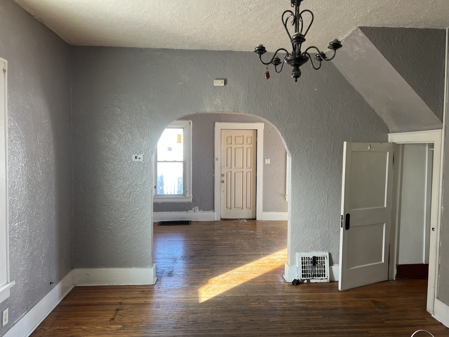 1214 W Brons Avenue, Peoria, IL 61604