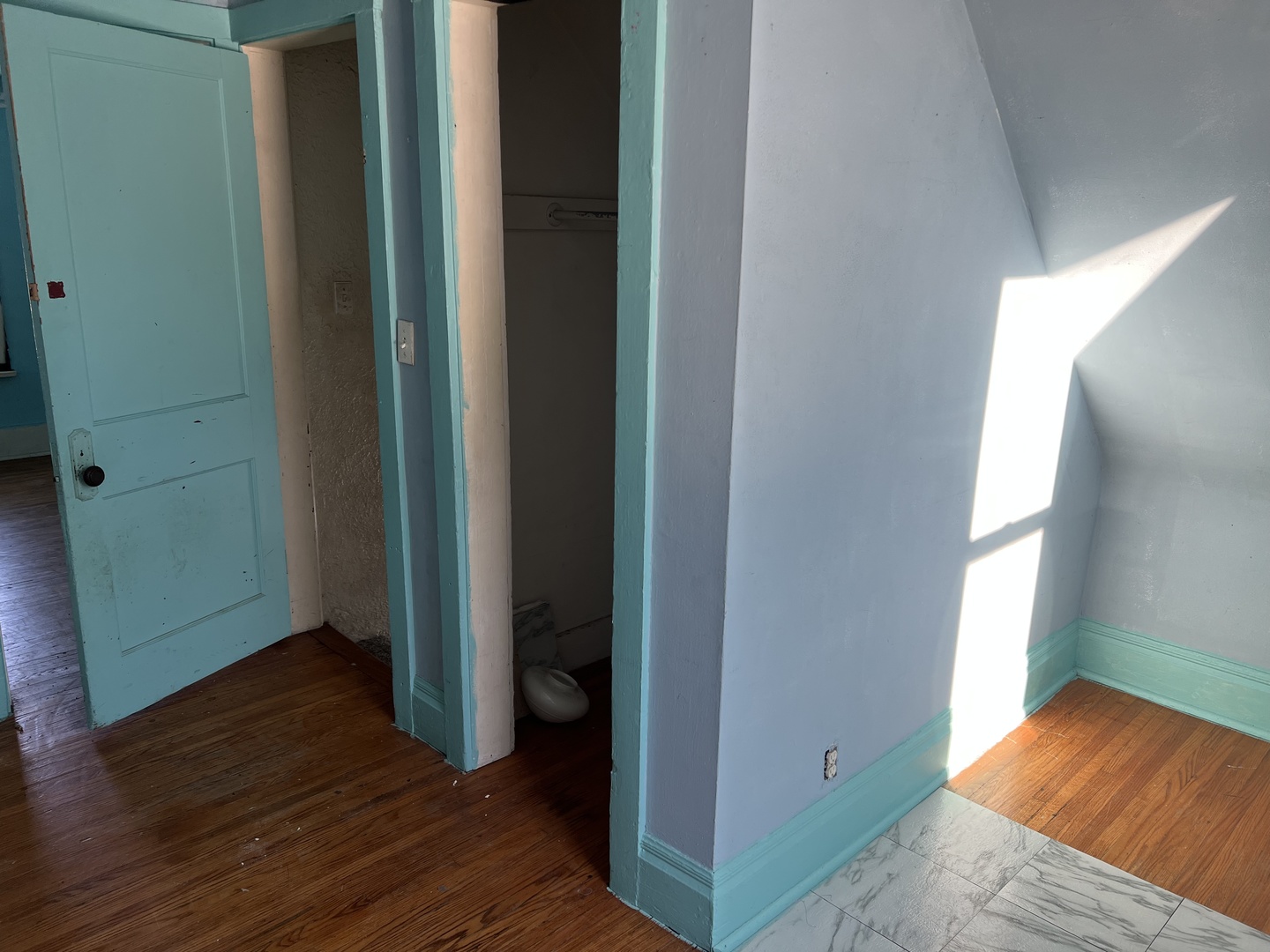 1214 W Brons Avenue, Peoria, IL 61604