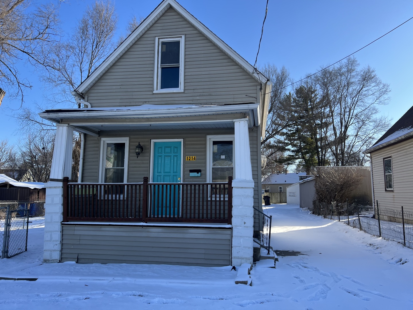 1214 W Brons Avenue, Peoria, IL 61604