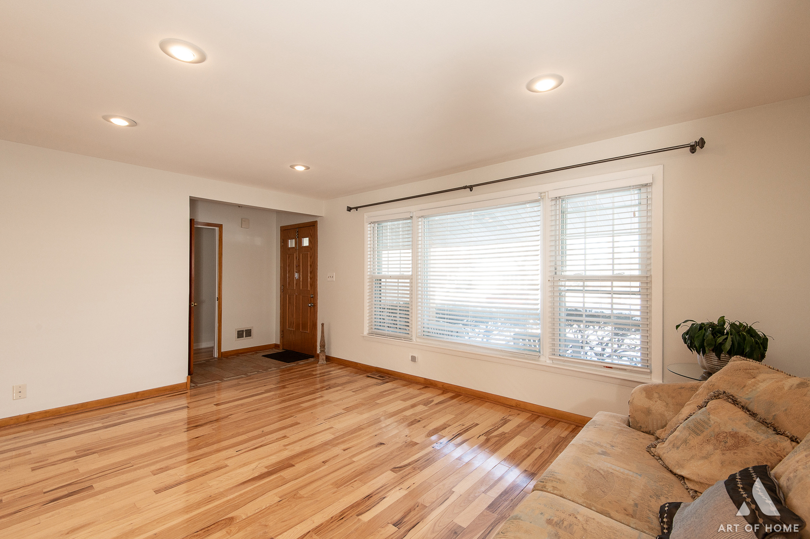 621 Clearmont Drive, Elk Grove Village, IL 60007