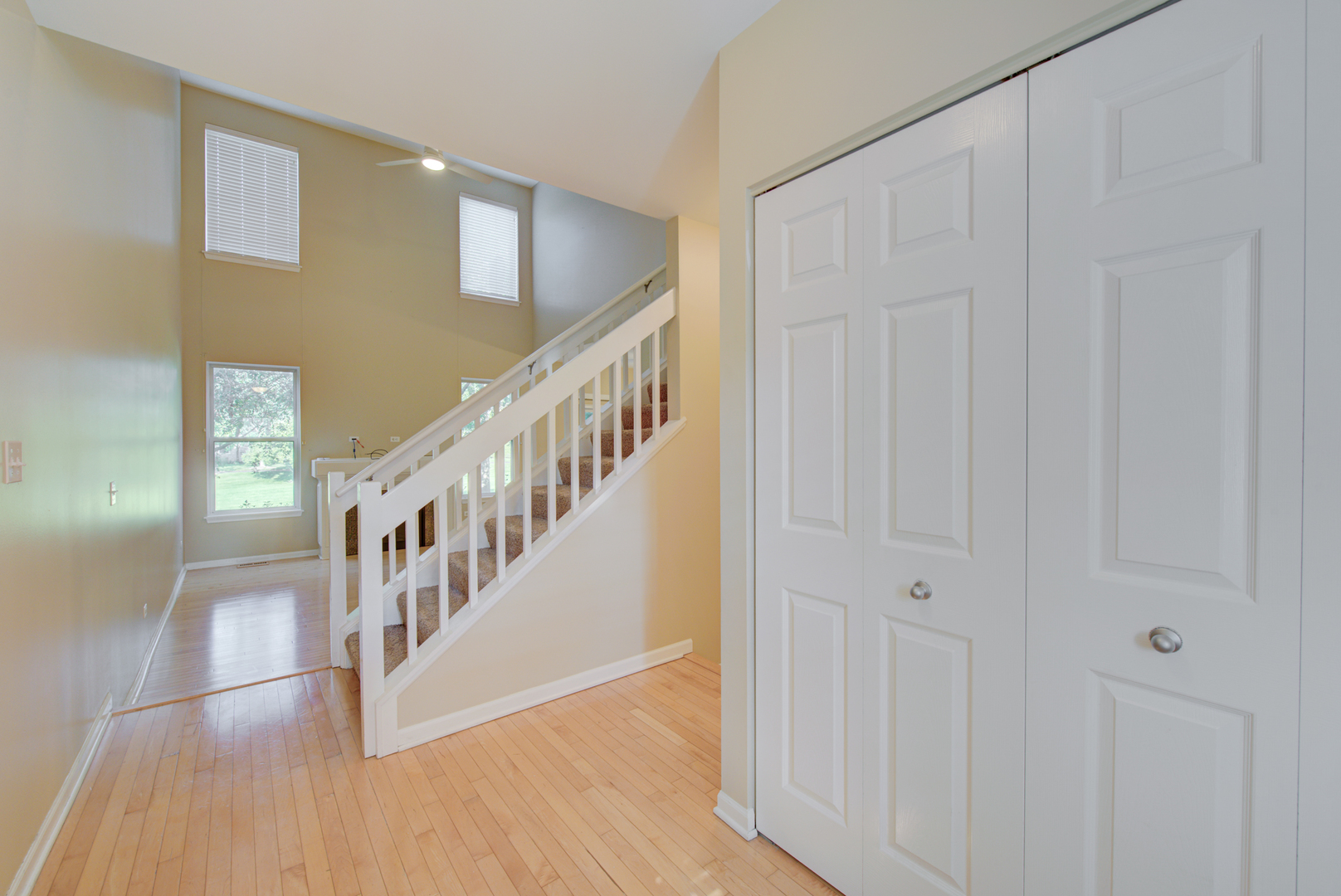 880 Countryfield Lane, Elgin, IL 60120