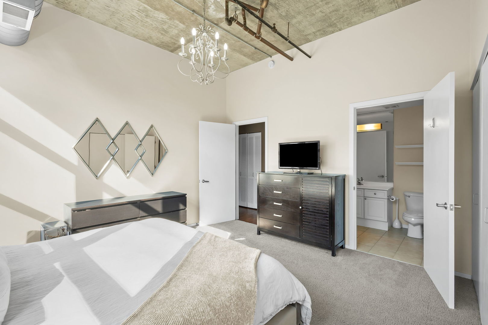 900 N Kingsbury Street #1071, Chicago, IL 60610