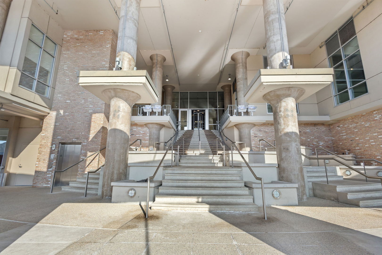 900 N Kingsbury Street #1071, Chicago, IL 60610