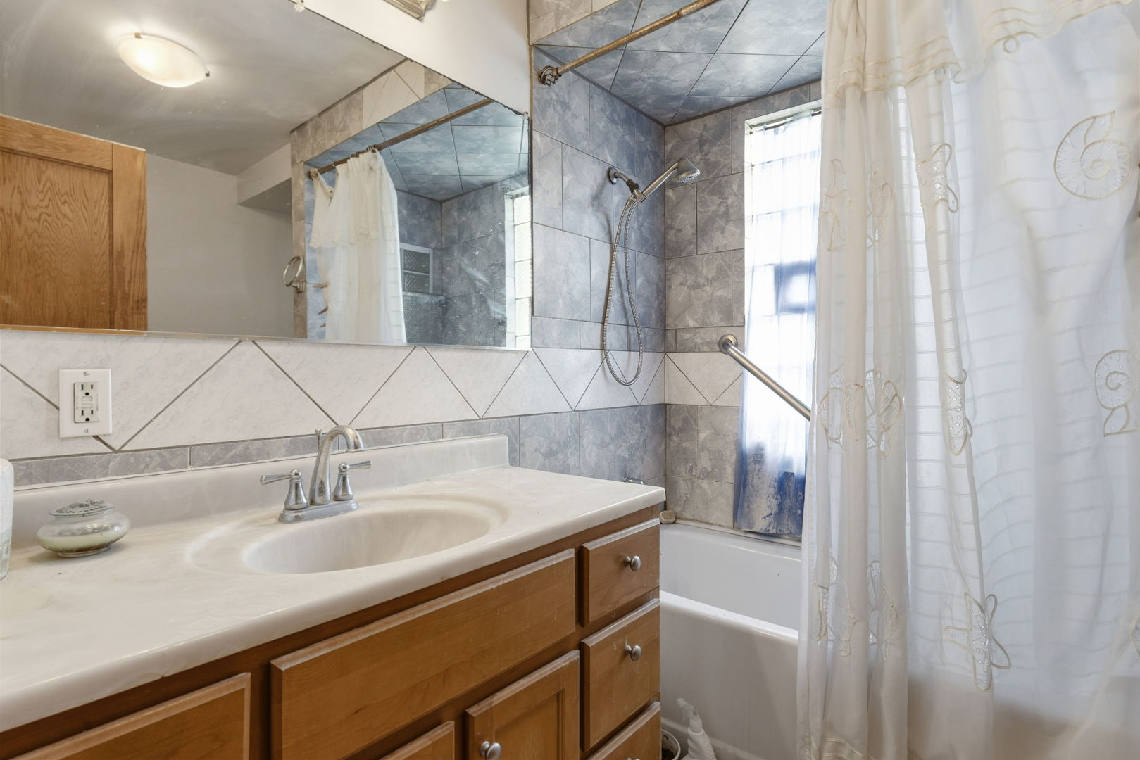 217 W 106th Street, Chicago, IL 60628