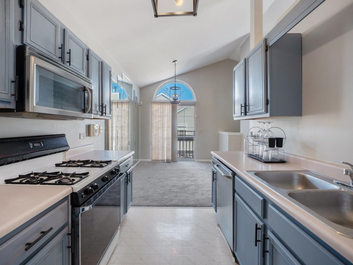 304 Nautical Way #D, Elgin, IL 60123