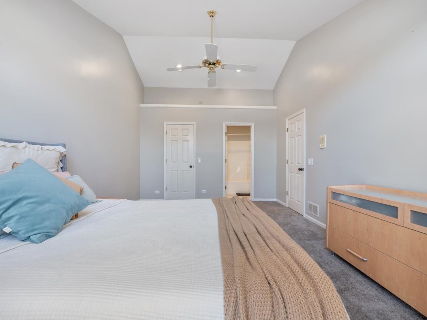 304 Nautical Way #D, Elgin, IL 60123