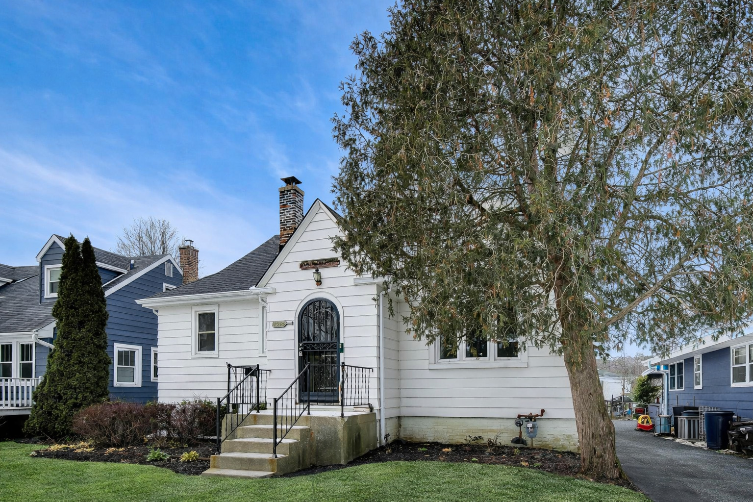 4238 Lindley Street, Downers Grove, IL 60515