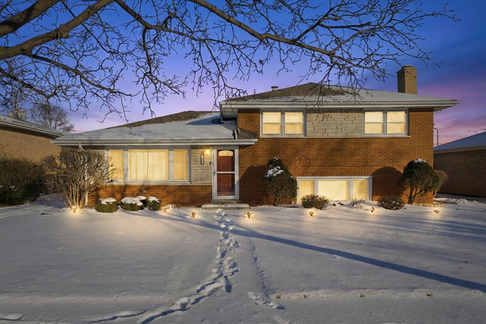 7635 S Oconto Avenue, Bridgeview, IL 60455