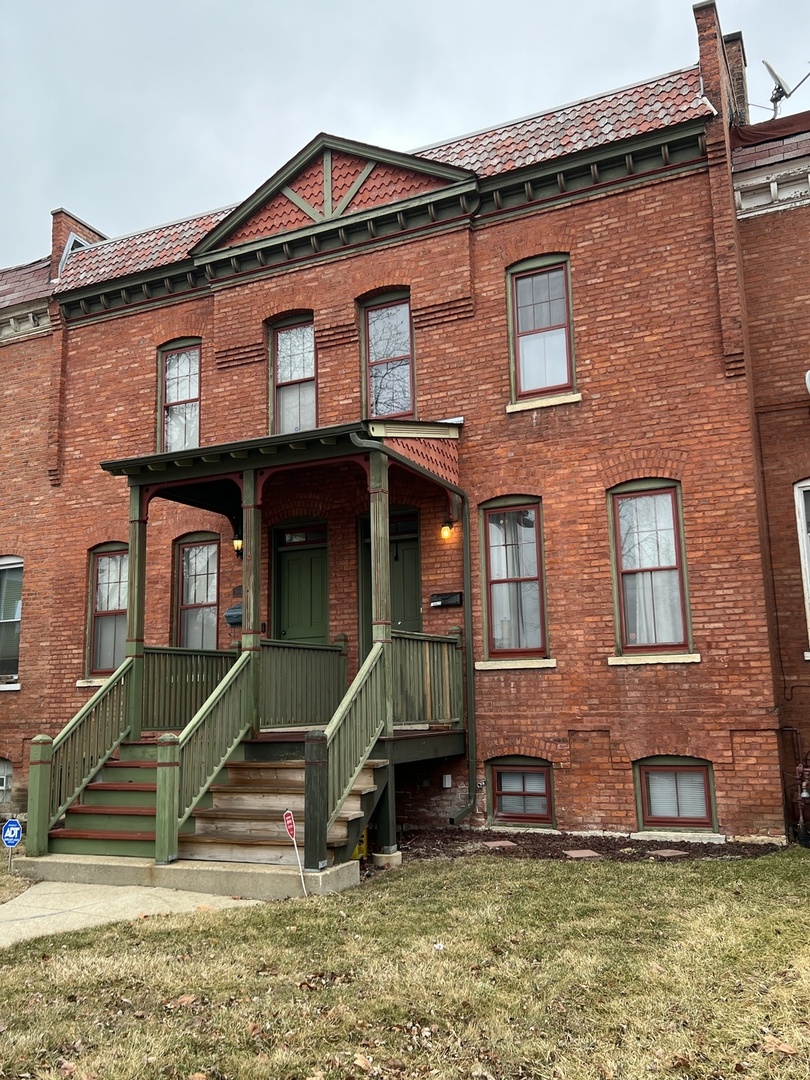 10435 S CORLISS Avenue, Chicago, IL 60628